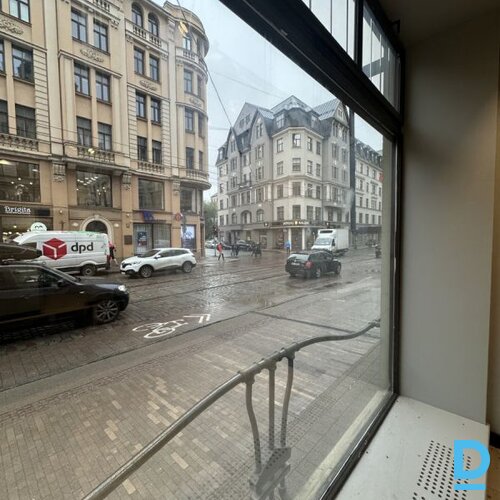 Izīrē veikalu telpas Barona iela 15 Izīrē veikalu telpas Barona iela 15