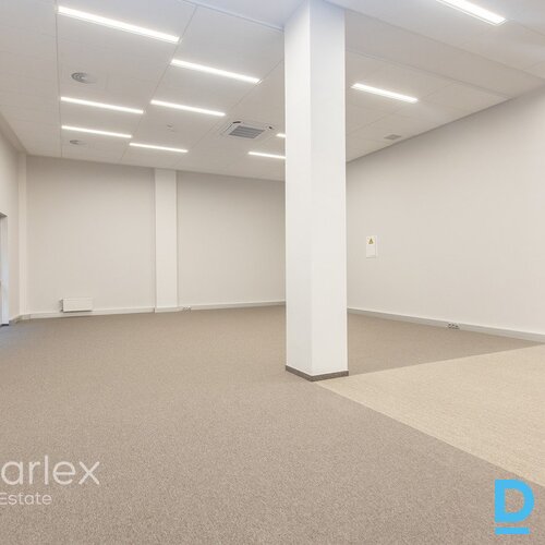 Mūsdienīgs un gaišs birojs pēc kosmētiskā remonta pie Vērmanes parka Mūsdienīgs un gaišs birojs pēc kosmētiskā remonta pie Vērmanes parka