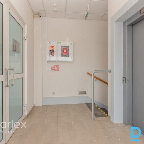 Mūsdienīgs un gaišs birojs pēc kosmētiskā remonta pie Vērmanes parka Mūsdienīgs un gaišs birojs pēc kosmētiskā remonta pie Vērmanes parka