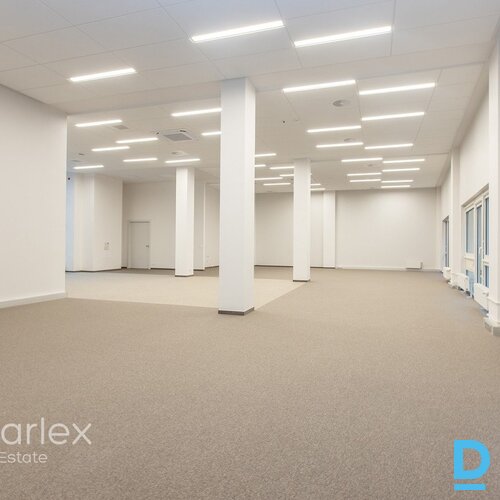 Mūsdienīgs un gaišs birojs pēc kosmētiskā remonta pie Vērmanes parka Mūsdienīgs un gaišs birojs pēc kosmētiskā remonta pie Vērmanes parka