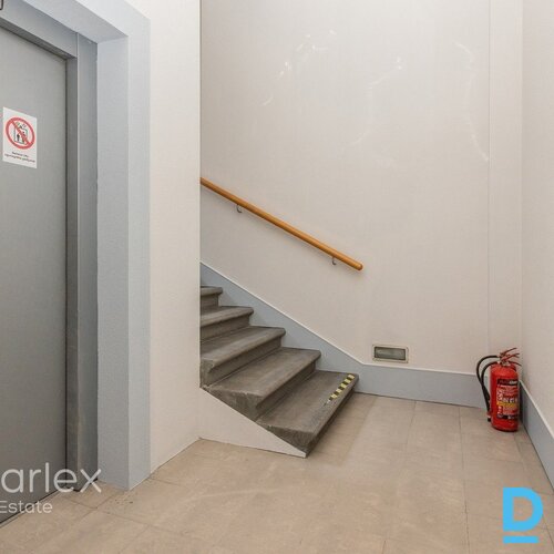 Mūsdienīgs un gaišs birojs pēc kosmētiskā remonta pie Vērmanes parka Mūsdienīgs un gaišs birojs pēc kosmētiskā remonta pie Vērmanes parka