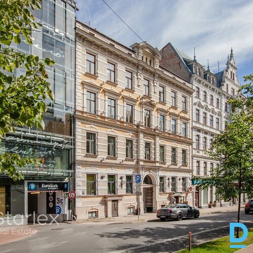 Mūsdienīgs un gaišs birojs pēc kosmētiskā remonta pie Vērmanes parka