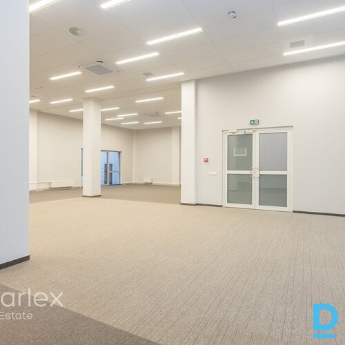 Mūsdienīgs un gaišs birojs pēc kosmētiskā remonta pie Vērmanes parka Mūsdienīgs un gaišs birojs pēc kosmētiskā remonta pie Vērmanes parka