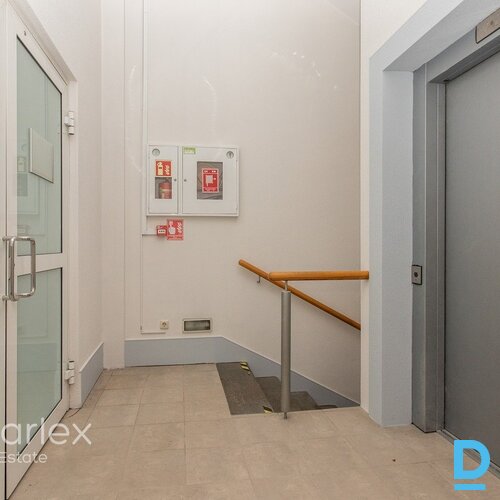 Mūsdienīgs un gaišs birojs pēc kosmētiskā remonta pie Vērmanes parka Mūsdienīgs un gaišs birojs pēc kosmētiskā remonta pie Vērmanes parka