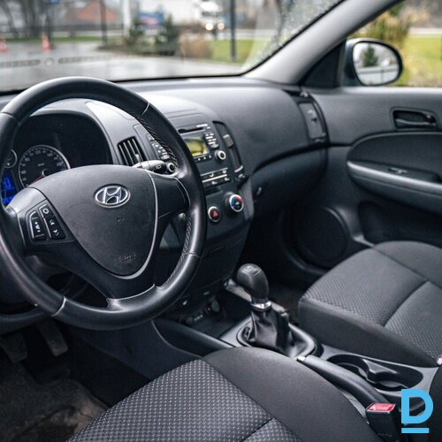 Pārdod Hyundai i30 1.4i, 2011