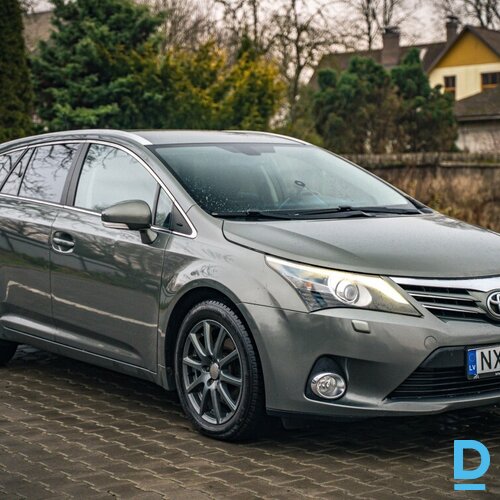 Pārdod Toyota Avensis 2.2d, 2013