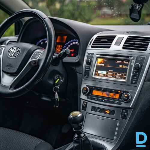 Pārdod Toyota Avensis 2.2d, 2013