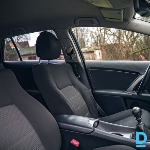 Pārdod Toyota Avensis 2.2d, 2013