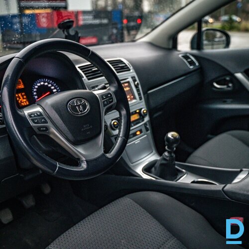 Pārdod Toyota Avensis 2.2d, 2013