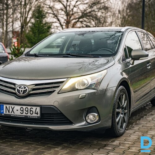 Pārdod Toyota Avensis 2.2d, 2013