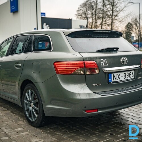 Pārdod Toyota Avensis 2.2d, 2013