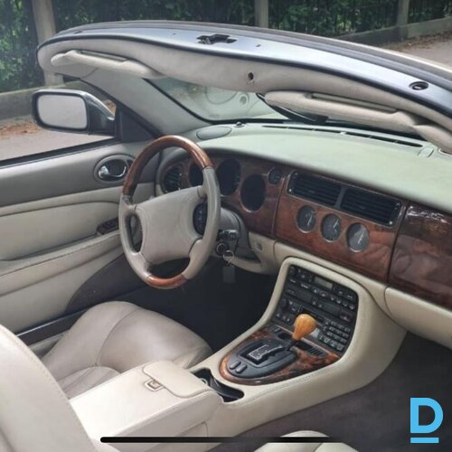 Pārdod Jaguar XK8 1999