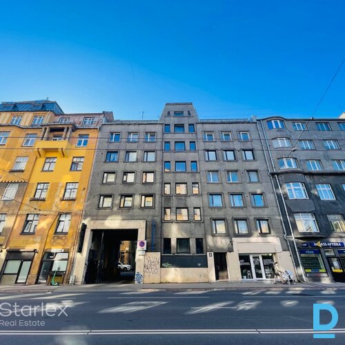 Pārdod puspagraba telpas Rīgas centrā