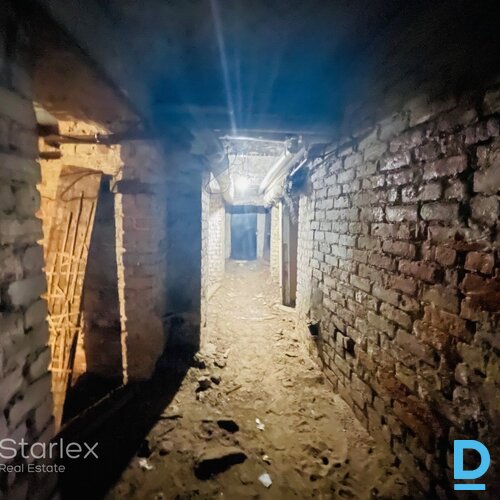 Pārdod puspagraba telpas Rīgas centrā