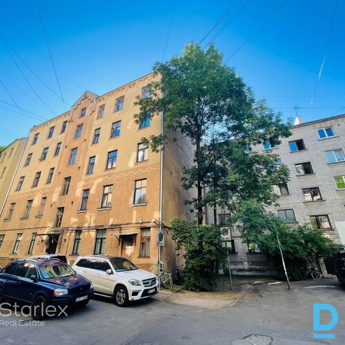 Pārdod puspagraba telpas Rīgas centrā