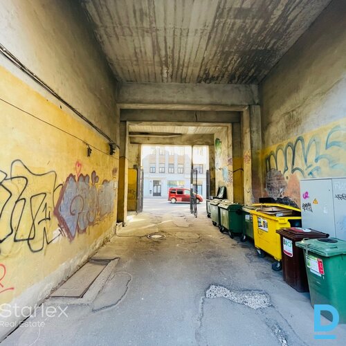 Pārdod puspagraba telpas Rīgas centrā