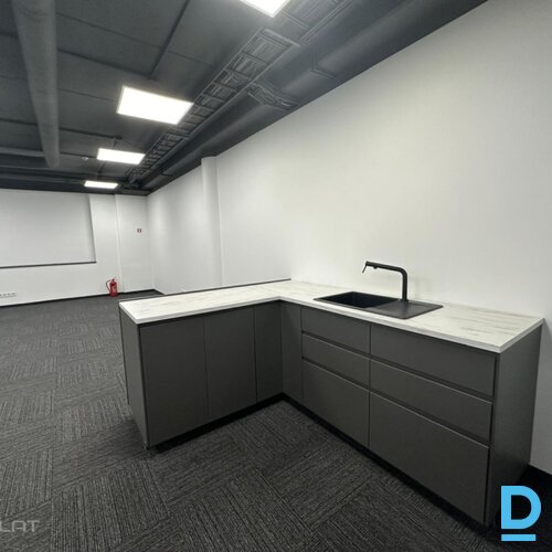 Izīrē biroju Mednieku iela 4a