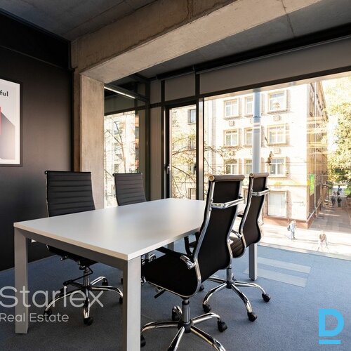 A klases biroja telpas mūsdienīgā ēkā "Alojas biroji"