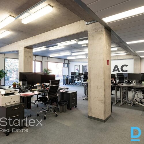 A klases biroja telpas mūsdienīgā ēkā "Alojas biroji"