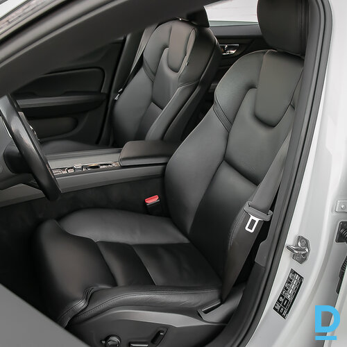 Pārdod Volvo V60 Cross Country Insription, 2021