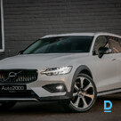 Продается Volvo V60 Cross Country Inscription, 2021 год выпуска.