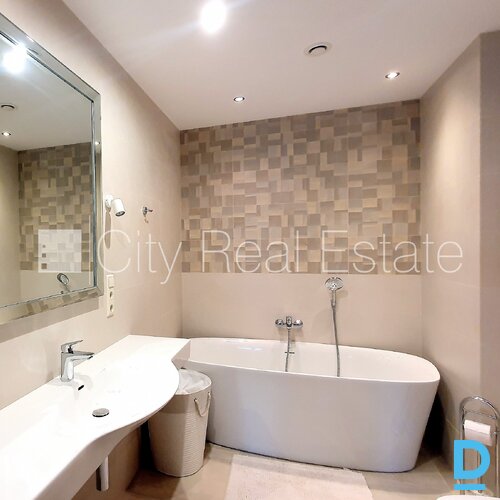 Pārdod dzīvokli Jūrmalā