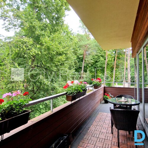 Pārdod dzīvokli Jūrmalā