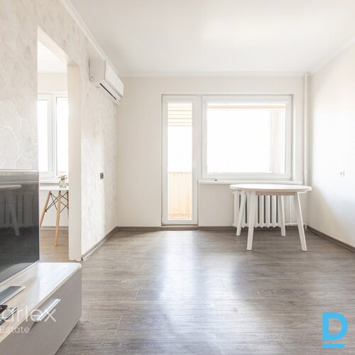 Divistabu dzīvoklis Vecmīlgrāvī