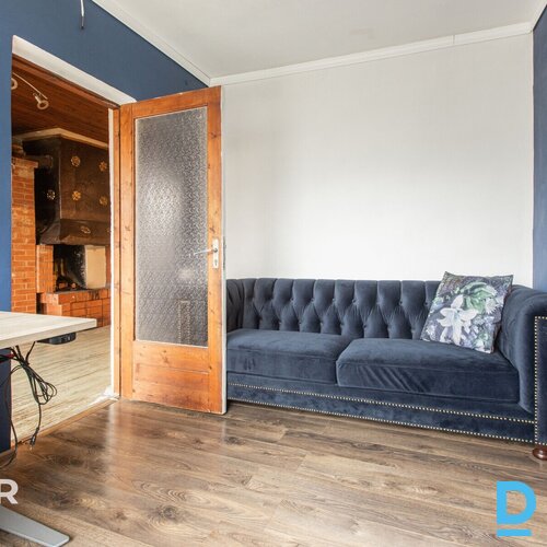 Pārdošanā divstāvu privātmāja ar 1200 m² zemes gabalu pie Lielā Baltezera.Māja c