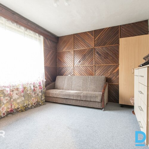 Pārdošanā divstāvu privātmāja ar 1200 m² zemes gabalu pie Lielā Baltezera.Māja c