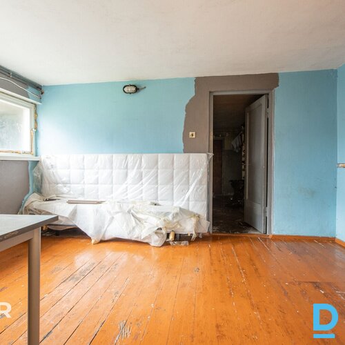 Pārdošanā divstāvu privātmāja ar 1200 m² zemes gabalu pie Lielā Baltezera.Māja c