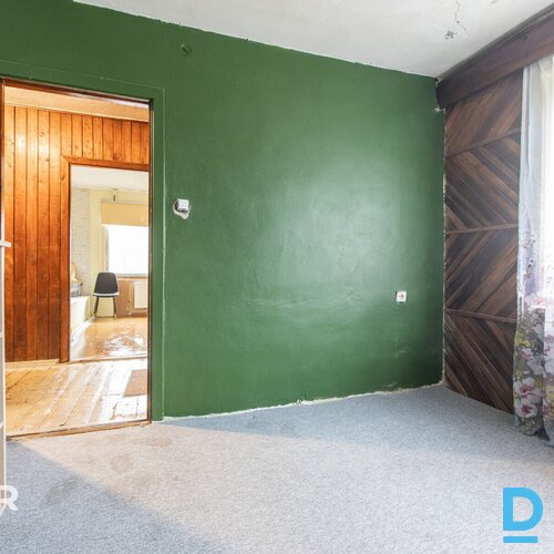 Pārdošanā divstāvu privātmāja ar 1200 m² zemes gabalu pie Lielā Baltezera.Māja c