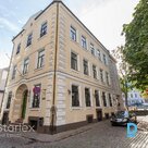 Автономное здание в Старой Риге, недалеко от площади Ливу.