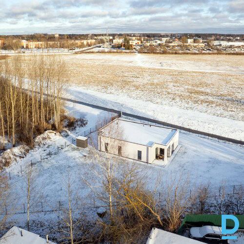 Pārdod māju Mazā rožu iela 8