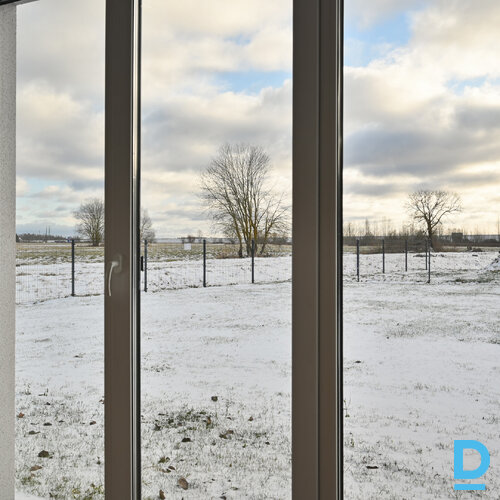 Pārdod māju Mazā rožu iela 8