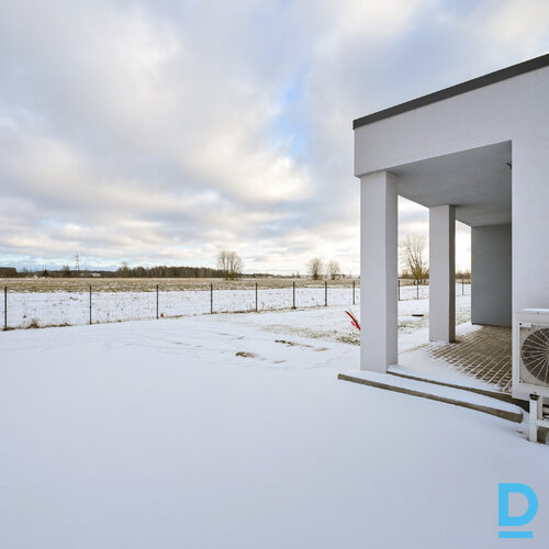 Pārdod māju Mazā rožu iela 8