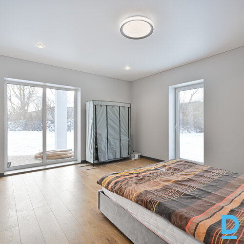 Pārdod māju Mazā rožu iela 8