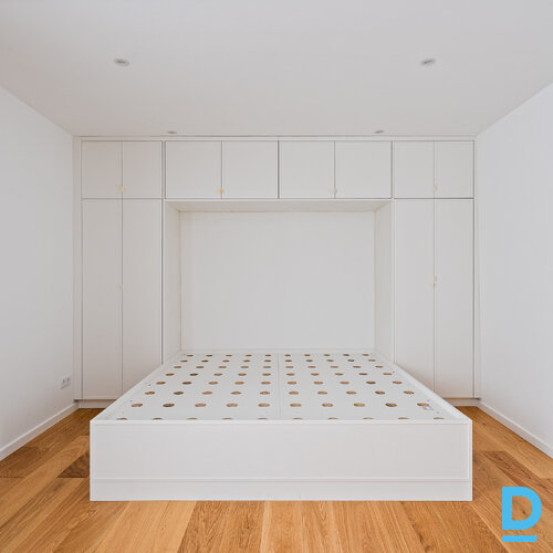 Pārdod māju Lakstīgalu iela 2