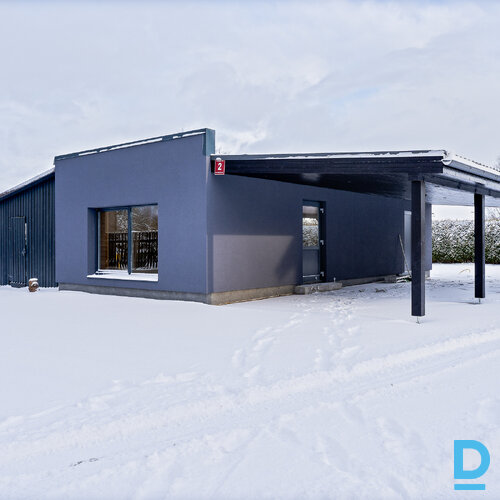 Pārdod māju Lakstīgalu iela 2