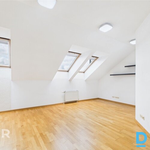 Īrei pieejams plašs, mājīgs 3 istabu mansarda dzīvoklis jaunajā projektā.Dzīvokļ