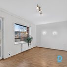 Pārdošanā gaišs vienistabas dzīvoklis ar plašu lodžiju netālu no Valmieras.Dzīvo