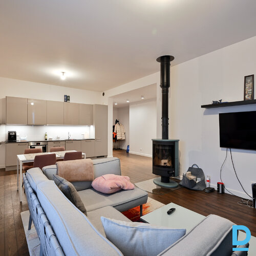 Pārdod dzīvokli Asaru prospekts 57