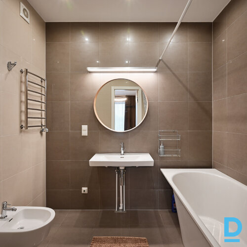 Pārdod dzīvokli Asaru prospekts 57