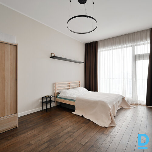 Pārdod dzīvokli Asaru prospekts 57