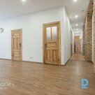 Plašs 99,1 m² dzīvoklis Rīgas centrā, klusā iekšpagalma korpusā, vēsturiskā ēkā ar liftu.