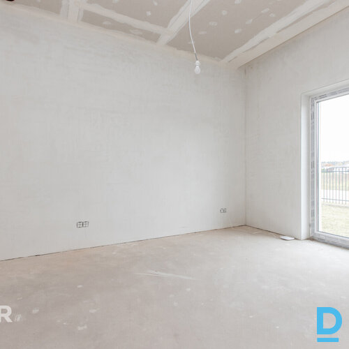 Plaša, augstvērtīga un tikko uzcelta rindu māja Dzidriņās.Māja ir celta un nodot