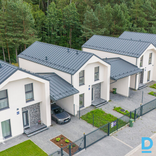 Pārdošanā jauna ģimenes māja ar pilnu apdari Dzidriņās.Māja ir celta un nodota e