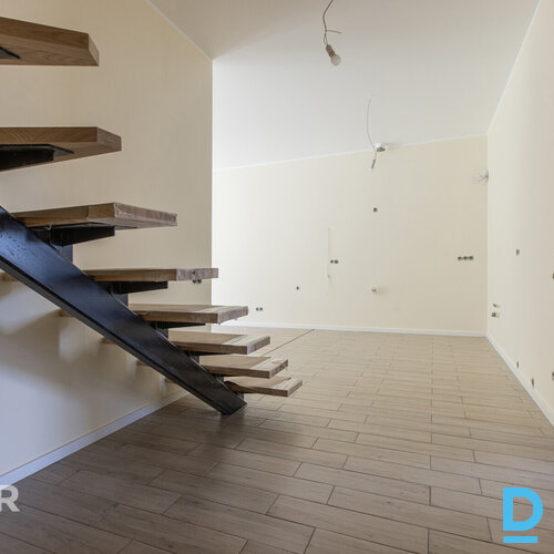 Pārdošanā jauna ģimenes māja ar pilnu apdari Dzidriņās.Māja ir celta un nodota e