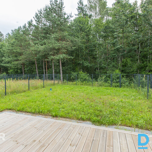 Pārdošanā jauna ģimenes māja ar pilnu apdari Dzidriņās.Māja ir celta un nodota e