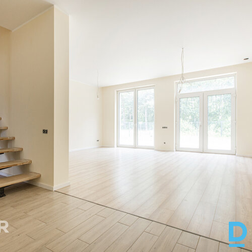 Pārdošanā jauna ģimenes māja ar pilnu apdari Dzidriņās.Māja ir celta un nodota e